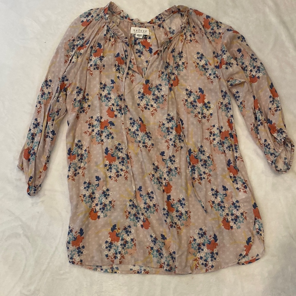 GUC Velvet Maternity pink floral blouse Sz M